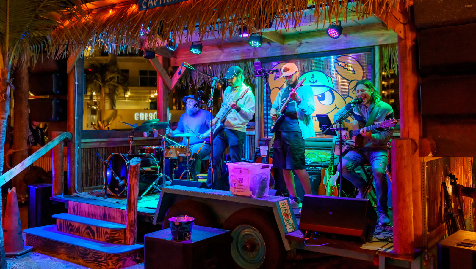 Captain Curt's Crab & Oyster Bar | Siesta Key Seafood Restaurants