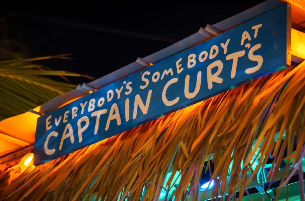 Captain Curt's Crab & Oyster Bar | Seafood Restaurant