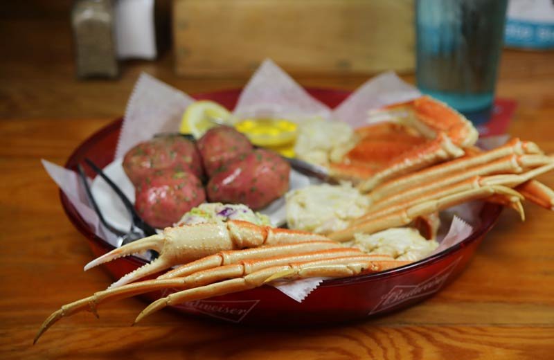 Seafood Platter at Captain Curt’s Crab & Oyster Bar in Siesta Key Seafood platter with crab legs at a popular beachfront dining restaurant in Siesta Key